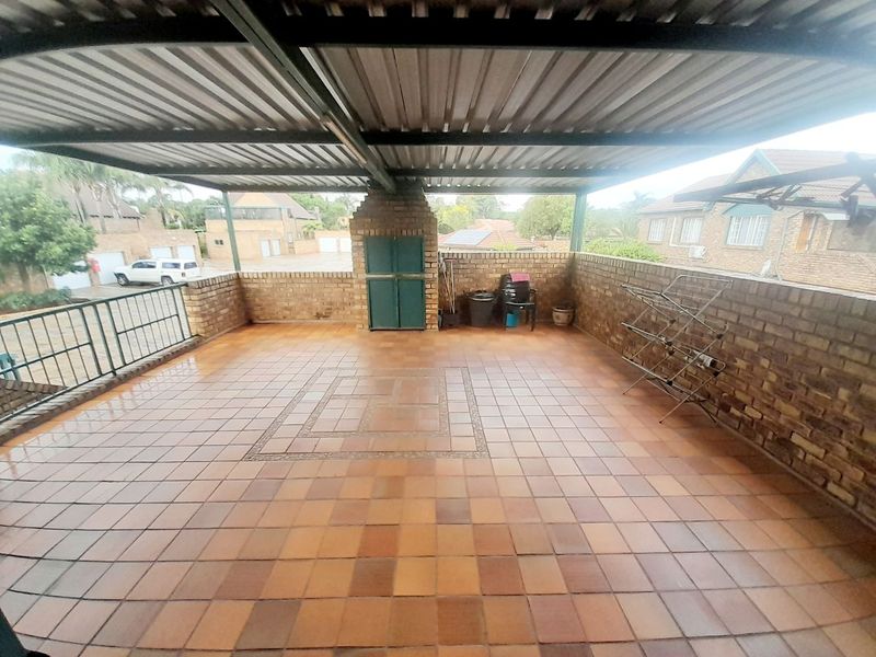 Modern 3-Bed Townhouse with Large Patio and Built-In Braai - Photo 2