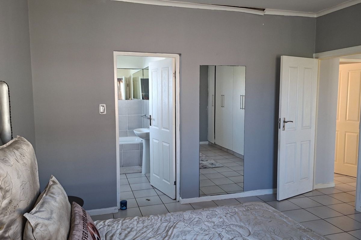 Secure Coastal Living in the Heart of Seaside Gonubie - Photo 5