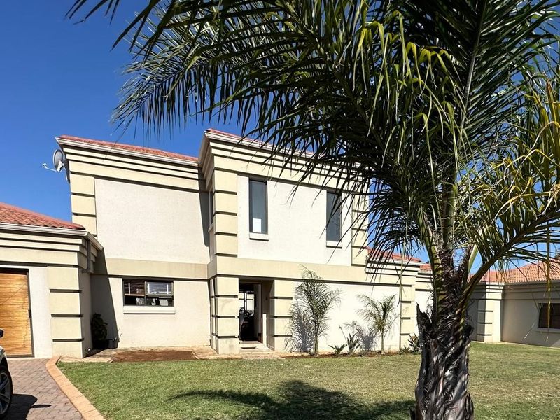 Modern Tuscan-Style Home with Breathtaking Views - Photo 4