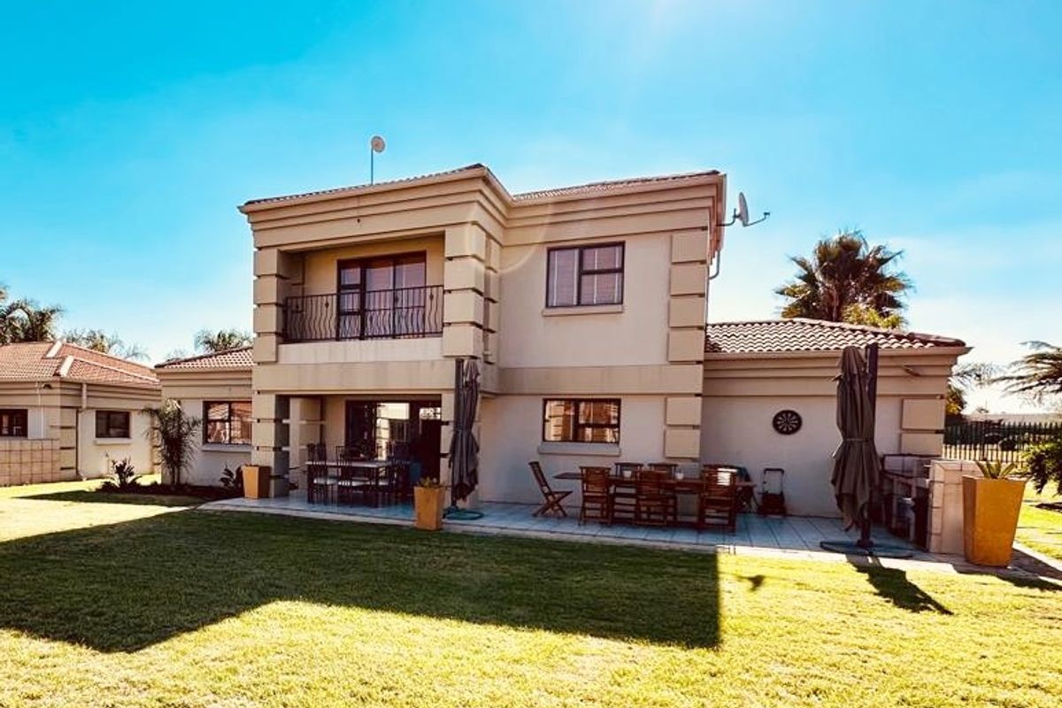 Modern Tuscan-Style Home with Breathtaking Views - Photo 3