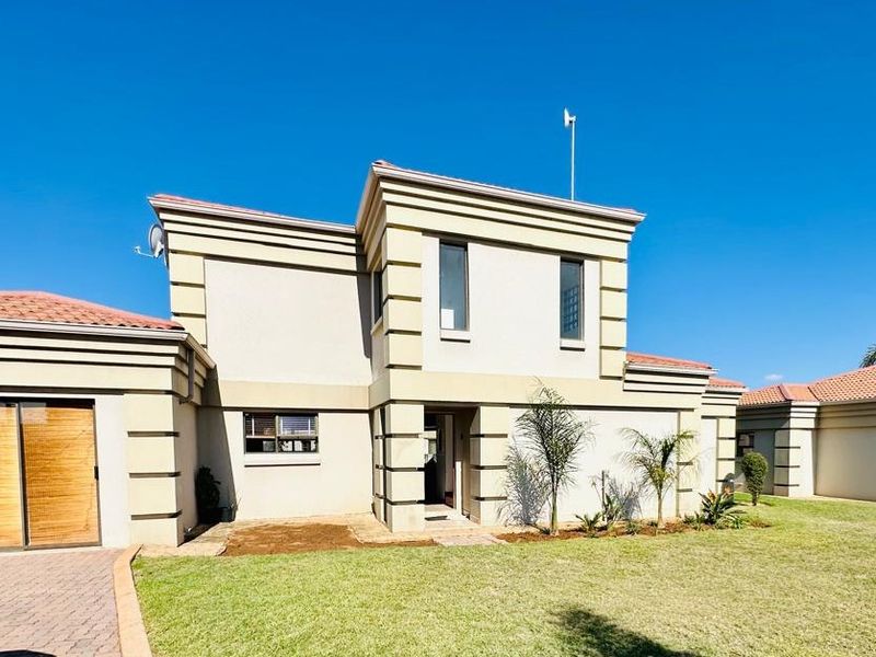 Modern Tuscan-Style Home with Breathtaking Views - Photo 6