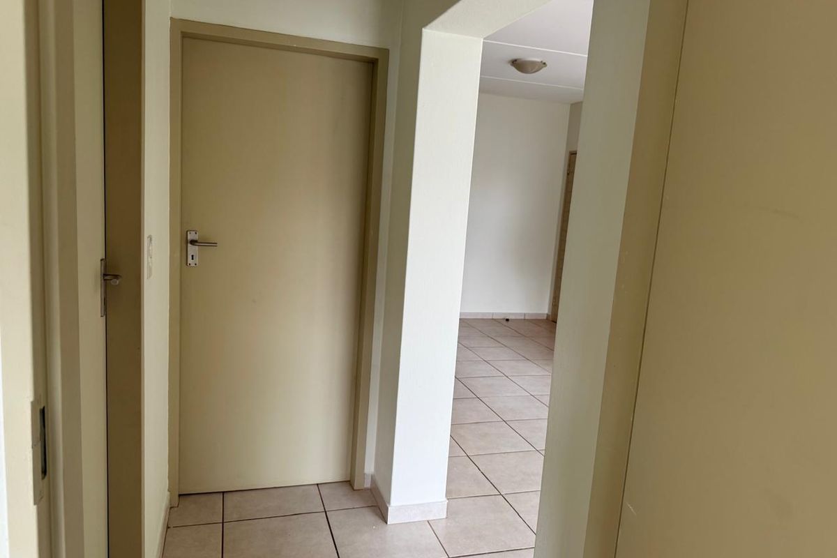 Modern 2 Bedroom,1 Bathroom Apartment for Sale - Photo 5
