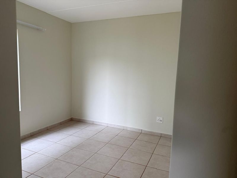 Modern 2 Bedroom,1 Bathroom Apartment for Sale - Photo 6