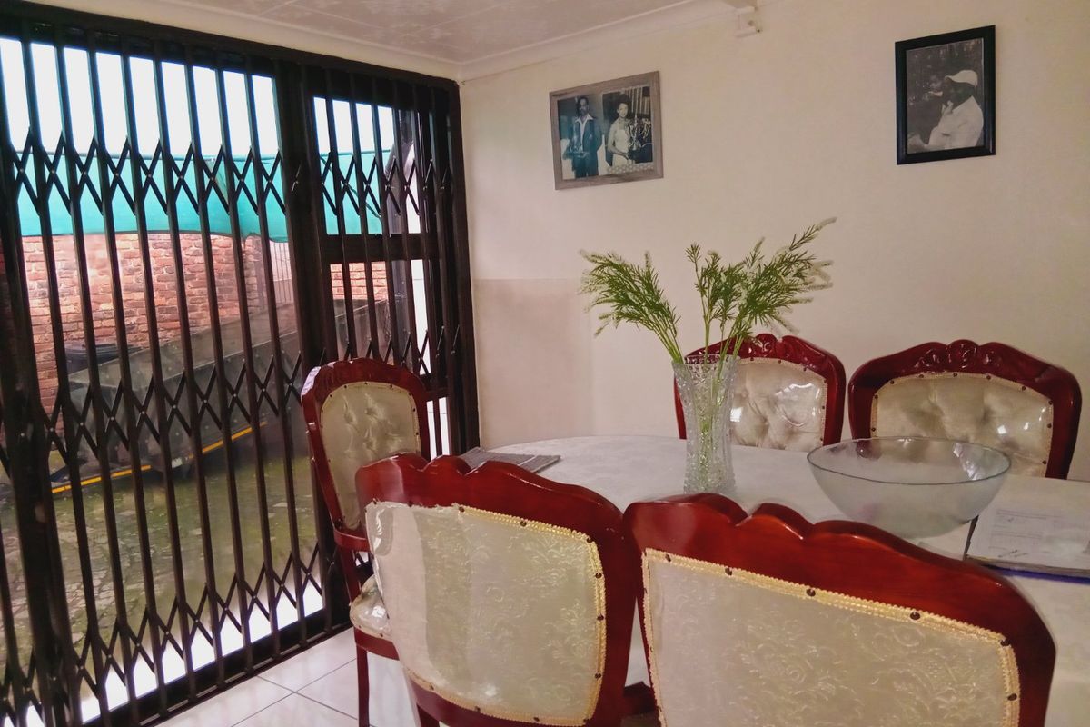 An house for sale with 2 bedroom and 1 bathroom ready for you to buy, in Boksburg North - Photo 3