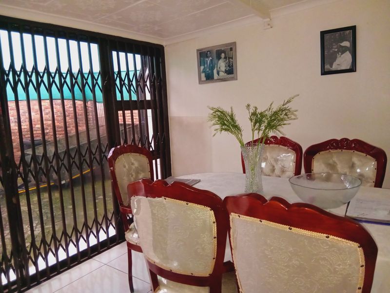 An house for sale with 2 bedroom and 1 bathroom ready for you to buy, in Boksburg North - Photo 3