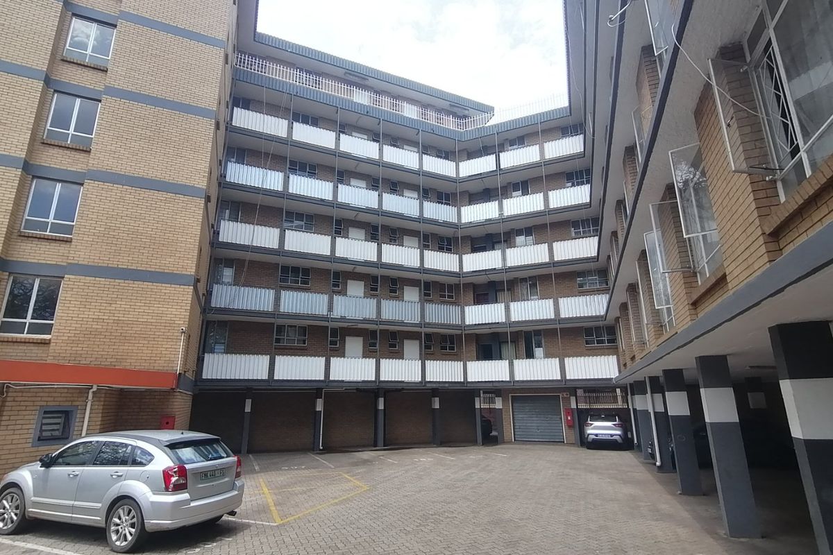FOR SALE: Modern & Secure 3-Bedroom Apartment – Pretoria CBD - Photo 4