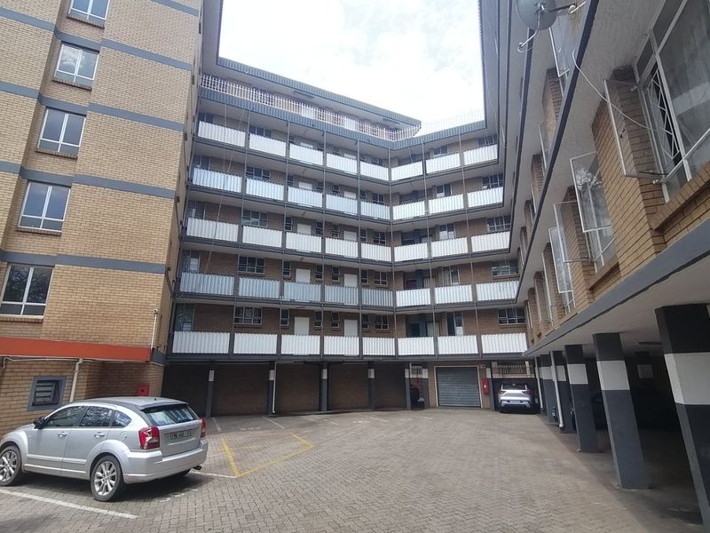 FOR SALE: Modern & Secure 3-Bedroom Apartment – Pretoria CBD - Photo 4