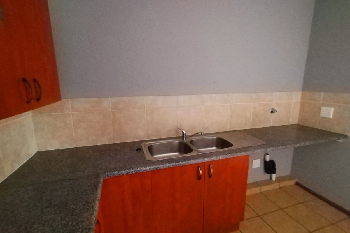 2 bedroom and 1 bathroom and shower for sale - Photo 2