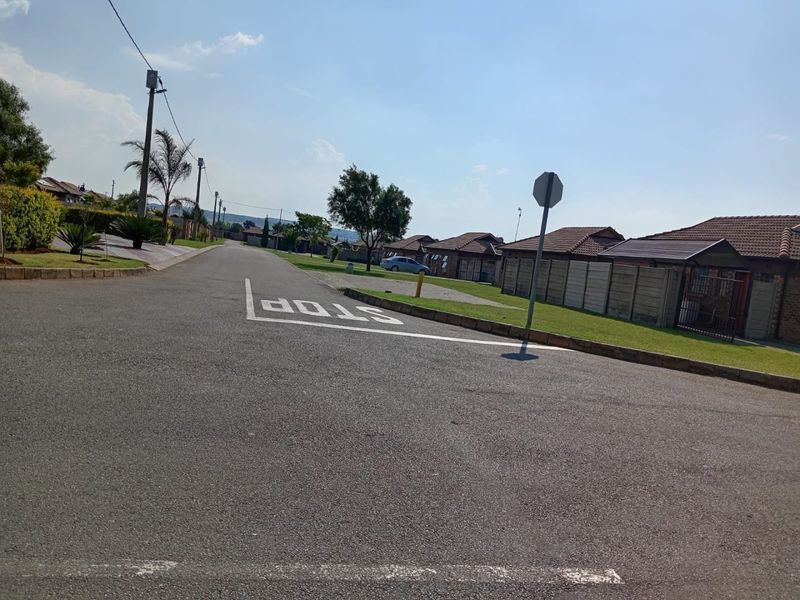 3 Bedroom House For Sale - Photo 3