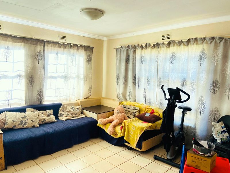 3 Bedroom House For Sale - Photo 6