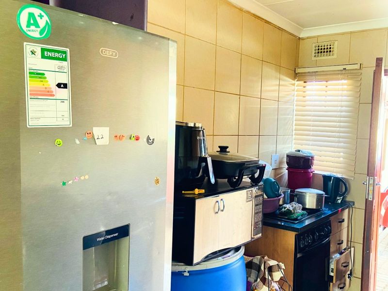 3 Bedroom House For Sale - Photo 8