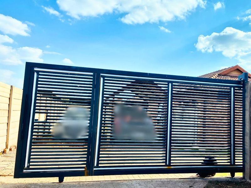 3 Bedroom House For Sale - Photo 4