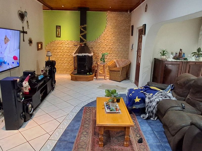 HOUSE WITH FLAT FOR SALE PRETORIA GARDENS - Photo 7