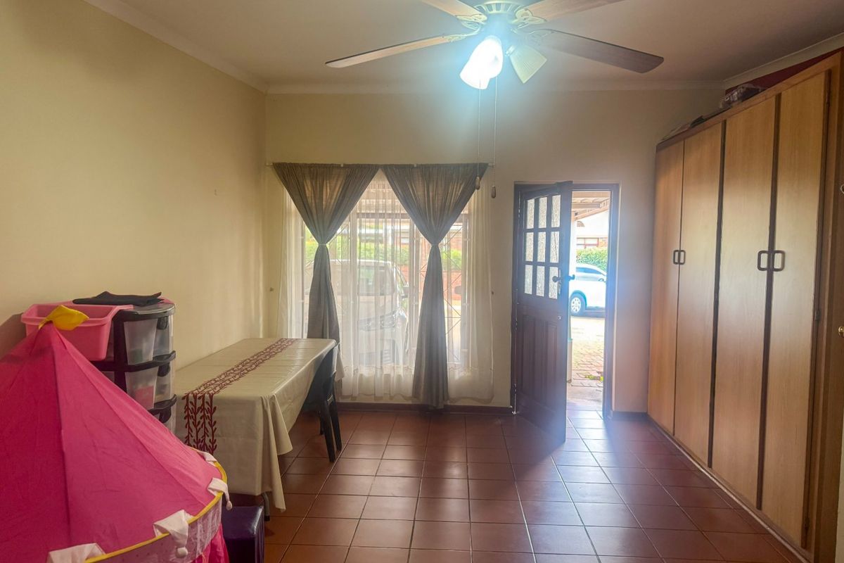 Popular townhouses - Photo 3