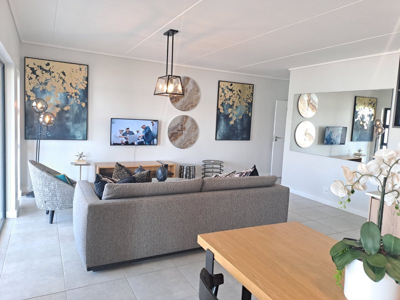 Lagoon Facing Spacious 3 Bedroom to rent in Munyaka, Waterfall City - Photo 4