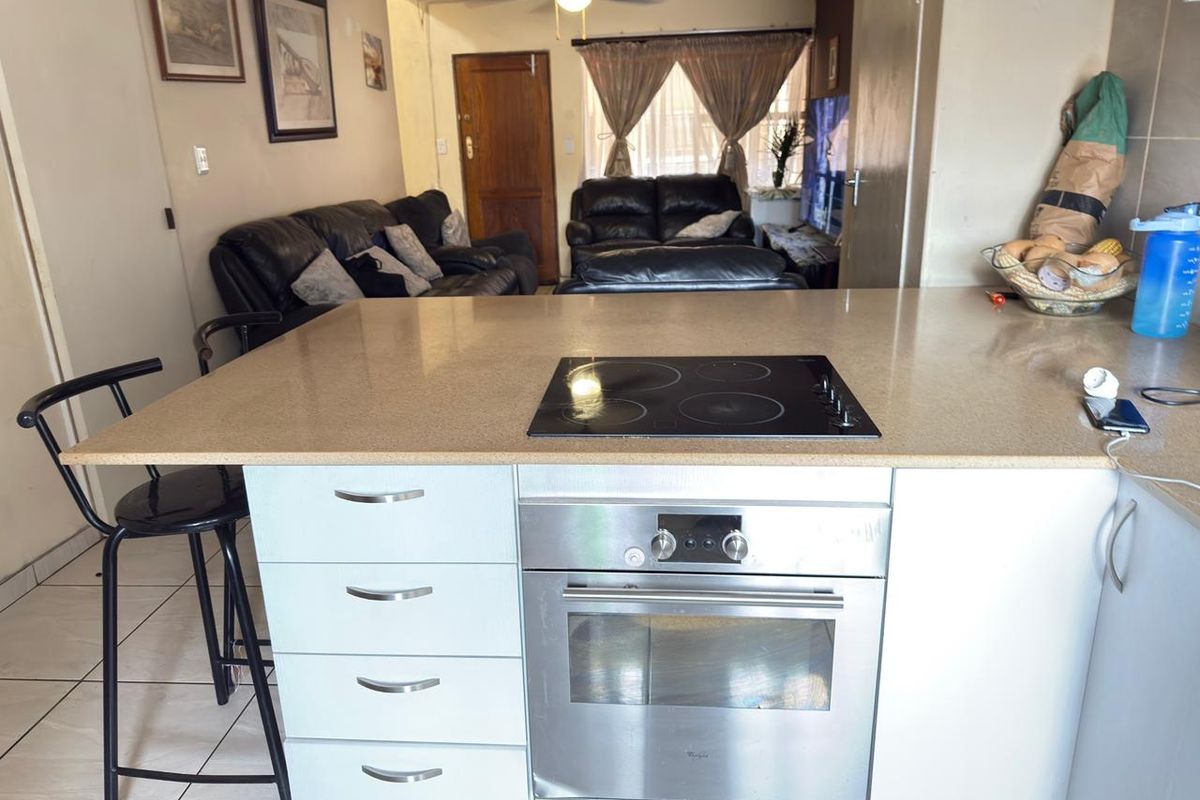 2 Bedroom 2 Bath House For Sale - Photo 2