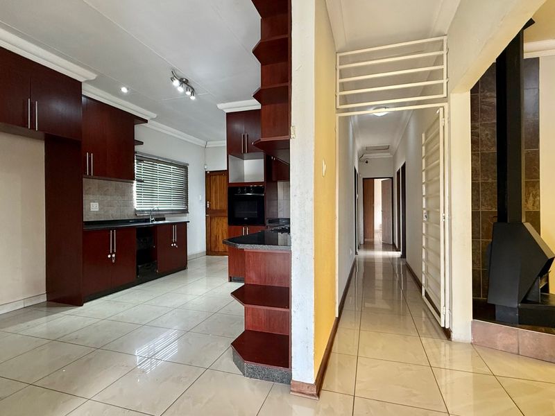 Family Home In A Prime Location Of Aerorand West - Photo 9