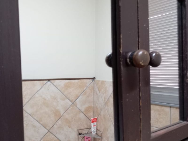 Charming Ground-Floor Flat with Extra Room Potential – Prime Location Near College & CBD - Photo 8