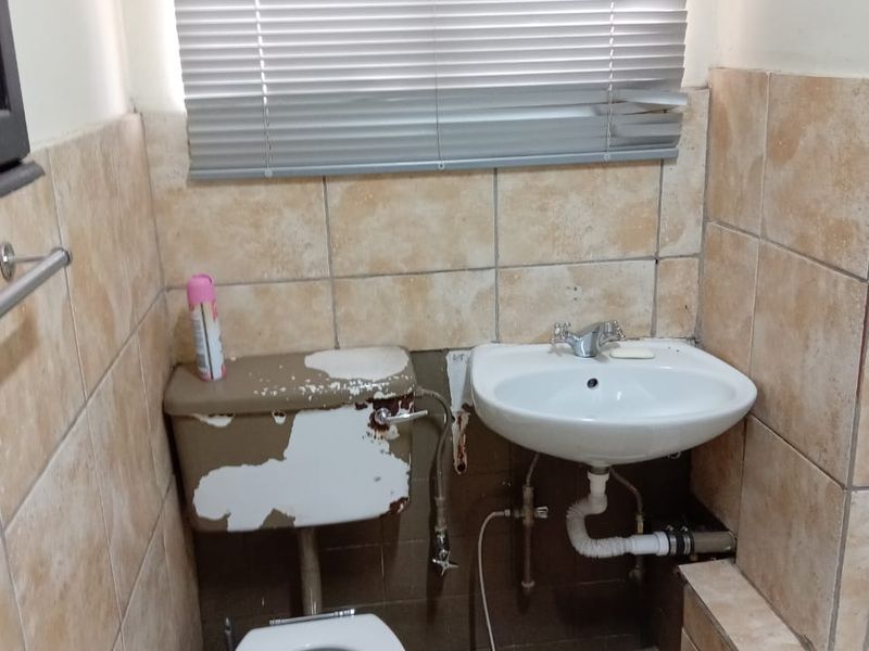 Charming Ground-Floor Flat with Extra Room Potential – Prime Location Near College & CBD - Photo 7