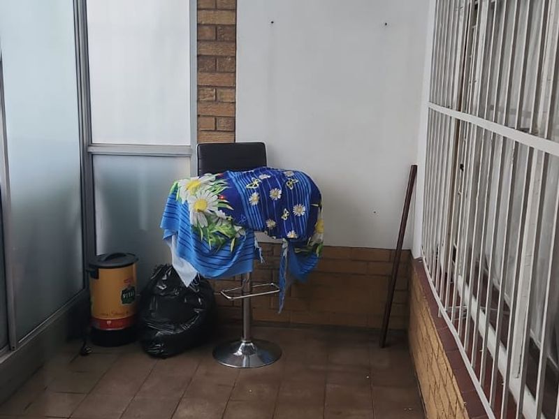 Charming Ground-Floor Flat with Extra Room Potential – Prime Location Near College & CBD - Photo 4