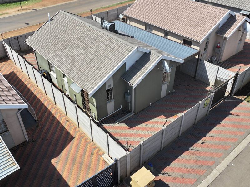 Spacious 3Bedroom House for Sale in Sky City - Photo 2