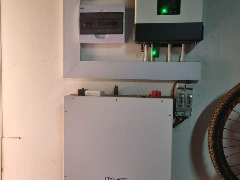 Modern Family Home With Solar, Office Space & Double Garage – A Perfect Move-In Ready Property - Photo 9