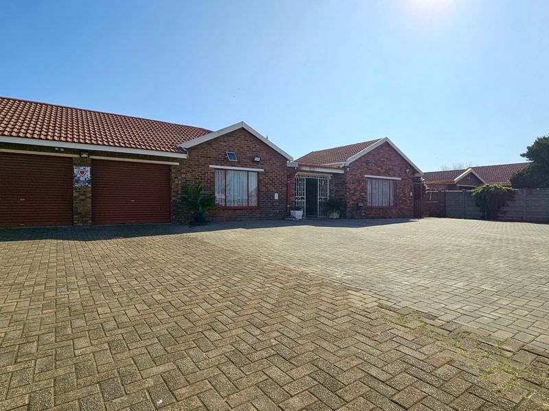 A delightful family home in Waldrift. - Photo 2