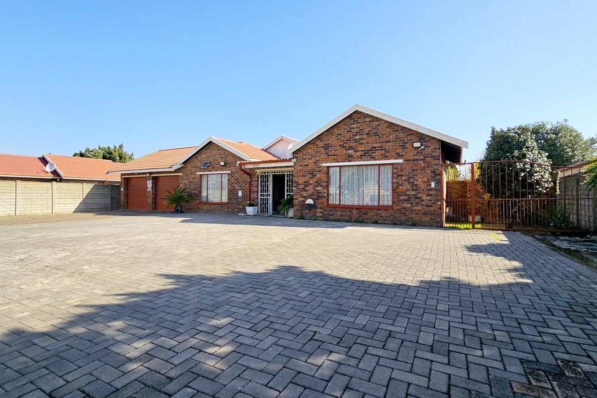 A delightful family home in Waldrift. - Photo 3