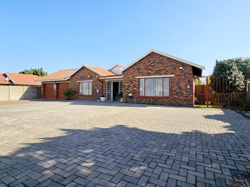 A delightful family home in Waldrift. - Photo 3