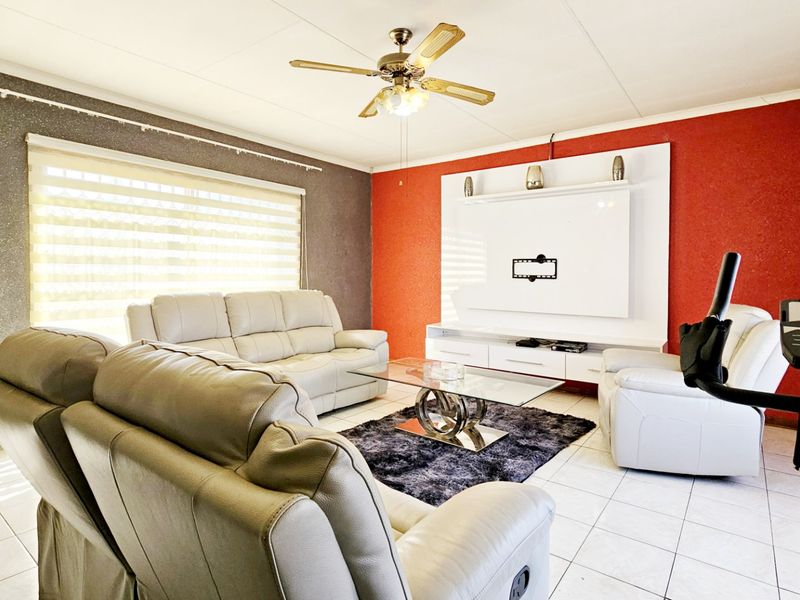 A delightful family home in Waldrift. - Photo 10