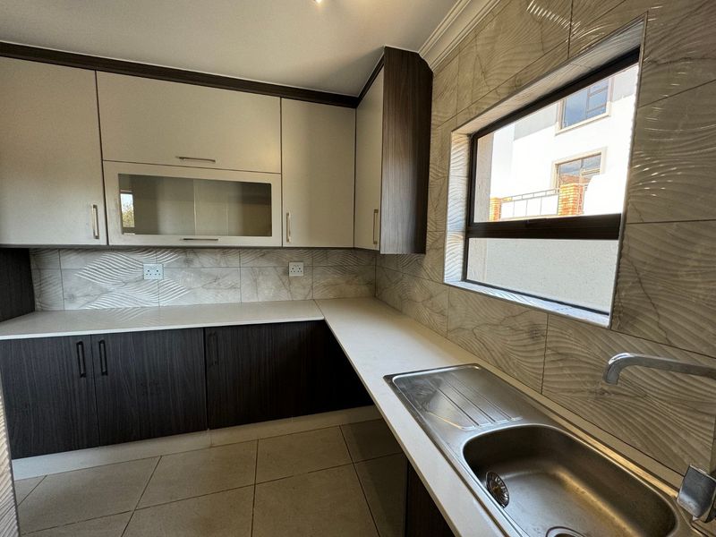 Modern 3-Bedroom Home in Secure Estate – No Transfer Costs! - Photo 9