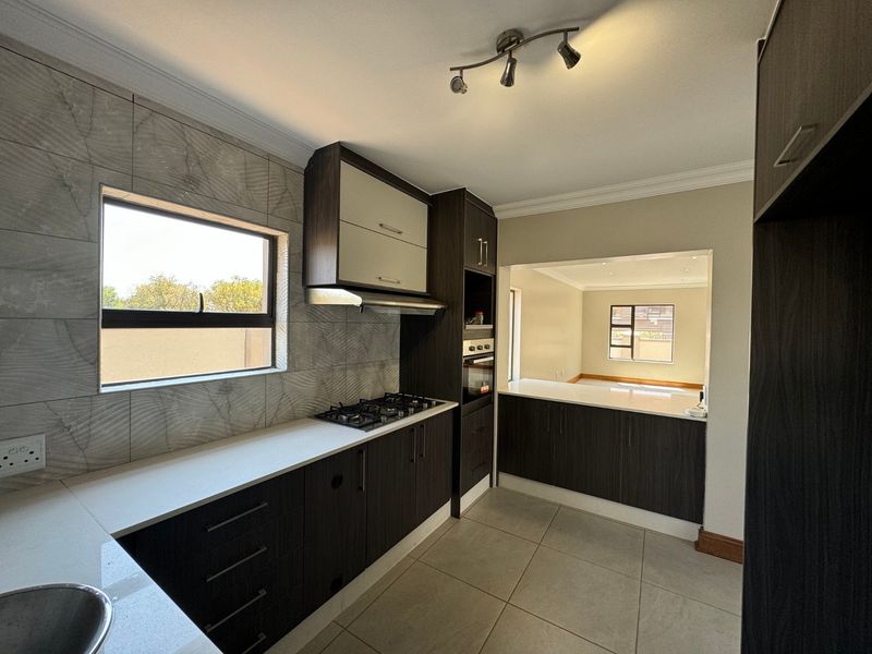 Modern 3-Bedroom Home in Secure Estate – No Transfer Costs! - Photo 6