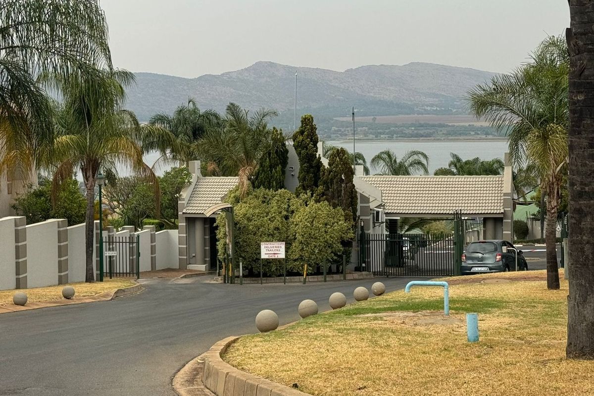 824m2 Prime Vacant Land in Kosmos Ridge - Photo 5