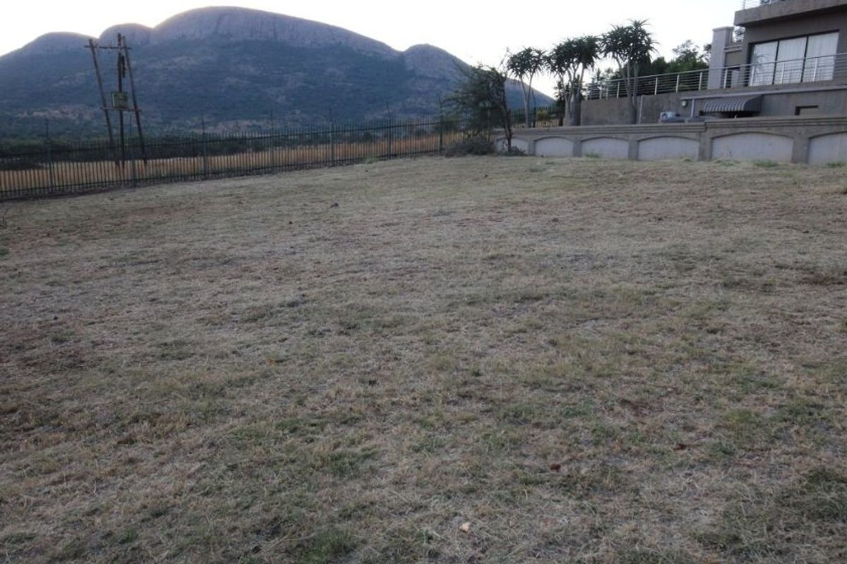 824m2 Prime Vacant Land in Kosmos Ridge - Photo 3
