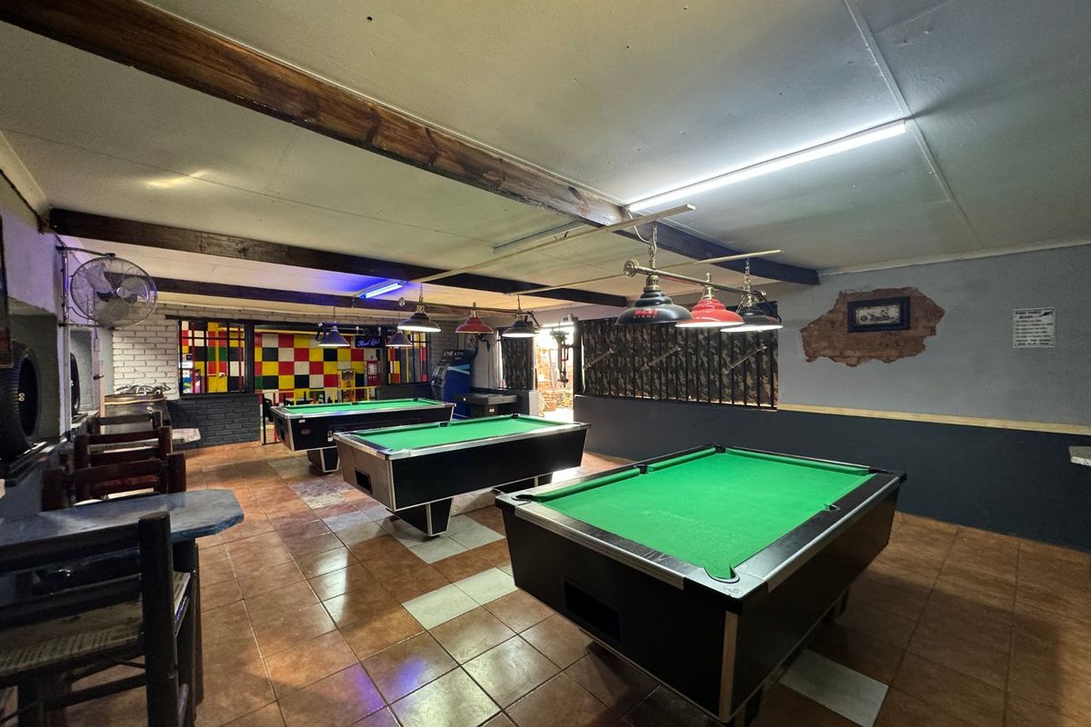 Commercial Property for Sale: Femsus  9.4219ha Prime Location between Hartbeespoort & Brits - Photo 4