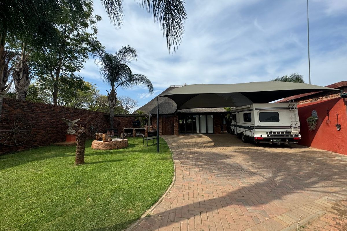 Commercial Property for Sale: Femsus  9.4219ha Prime Location between Hartbeespoort & Brits - Photo 3