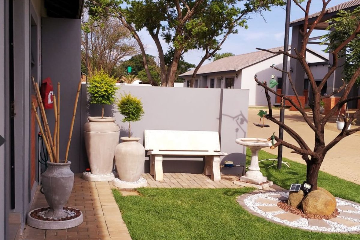 Charming Retirement Home in Serene Estate, Hartbeespoort - Photo 3