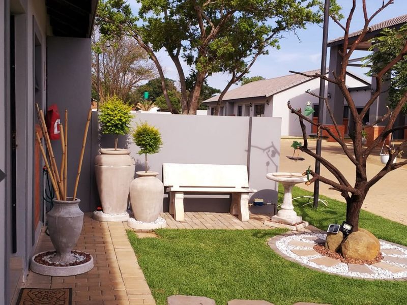 Charming Retirement Home in Serene Estate, Hartbeespoort - Photo 3