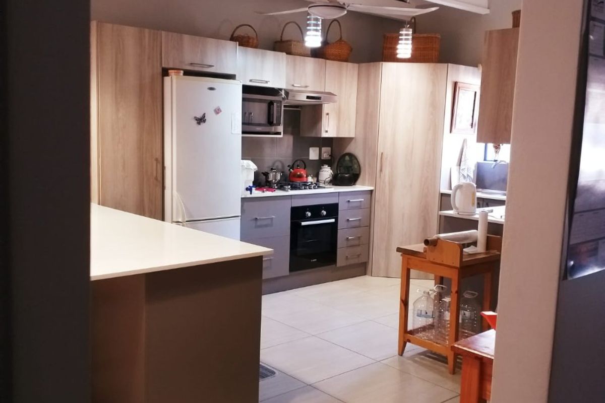 Charming Retirement Home in Serene Estate, Hartbeespoort - Photo 4