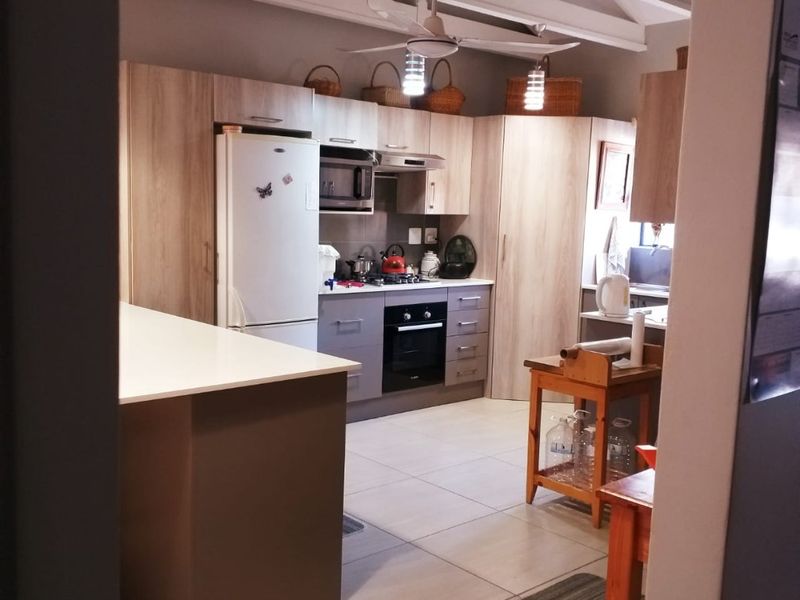 Charming Retirement Home in Serene Estate, Hartbeespoort - Photo 4