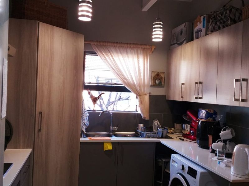 Charming Retirement Home in Serene Estate, Hartbeespoort - Photo 5