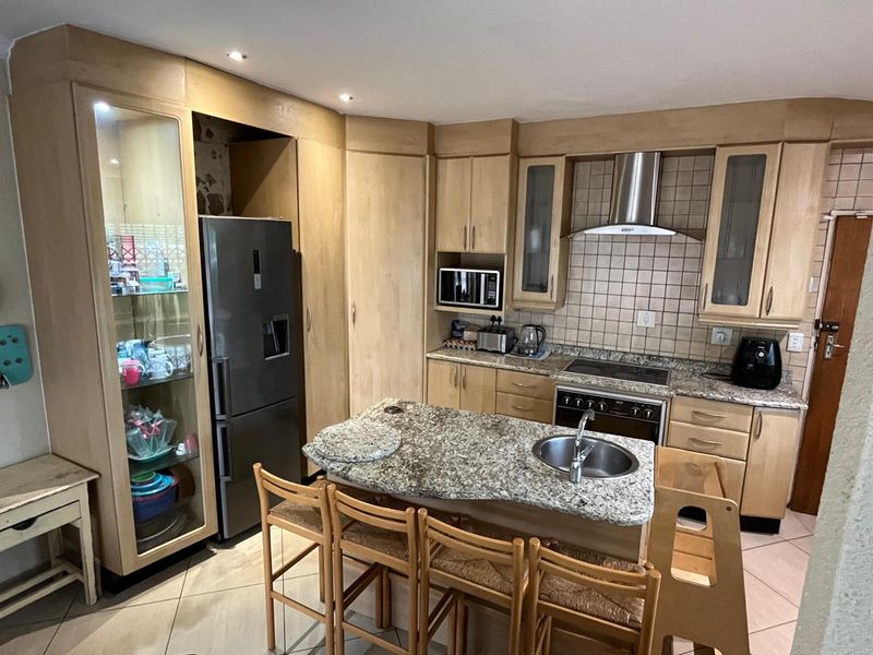 Charming Home in the Heart of Dawnview - Photo 10