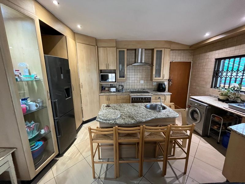 Charming Home in the Heart of Dawnview - Photo 9