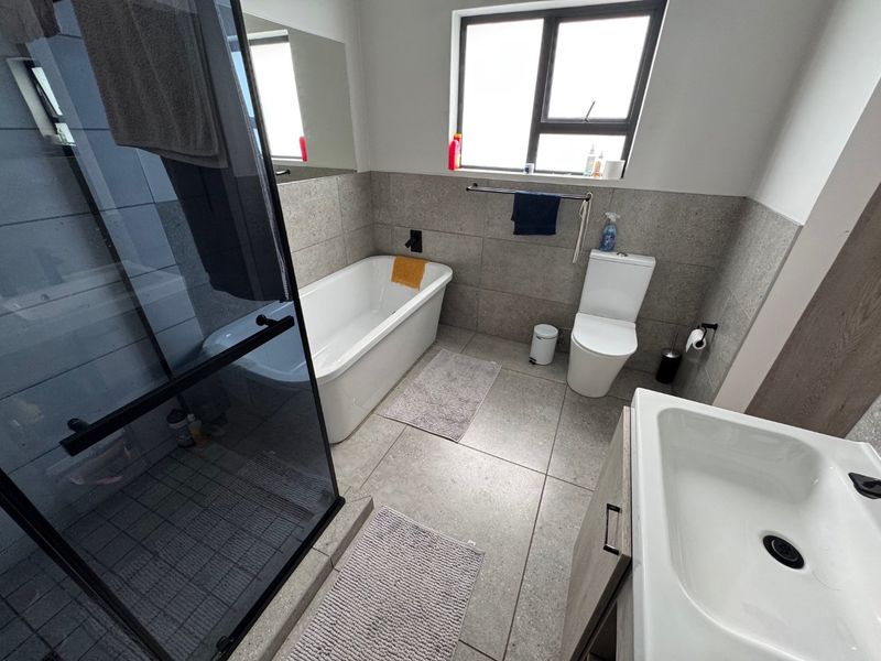 Elegant Family Home Overview - Photo 10