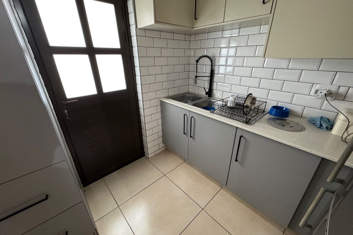 Modern and Comfortable Family Home - Photo 5