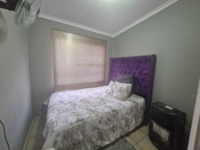 Charming 3-Bedroom Ground-Floor Home with Private Garden – A Rare Find at R650,000 - Photo 5