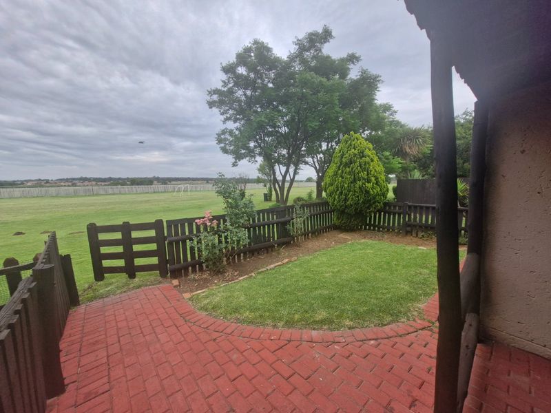 Charming 3-Bedroom Ground-Floor Home with Private Garden – A Rare Find at R650,000 - Photo 8