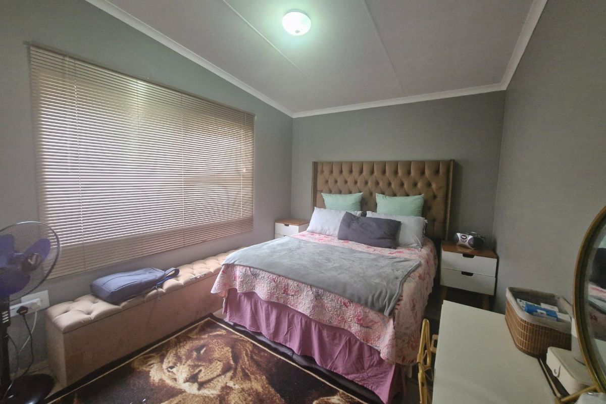 Charming 3-Bedroom Ground-Floor Home with Private Garden – A Rare Find at R650,000 - Photo 3