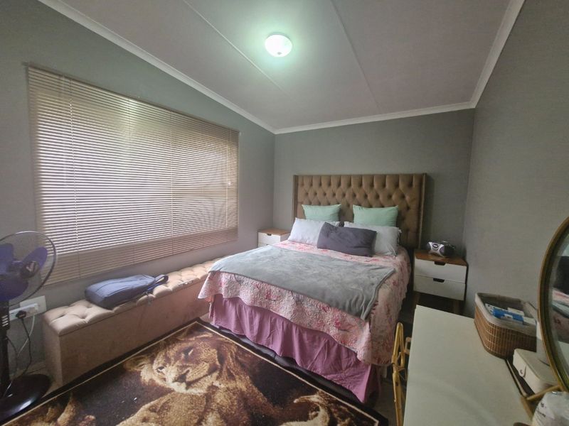 Charming 3-Bedroom Ground-Floor Home with Private Garden – A Rare Find at R650,000 - Photo 3