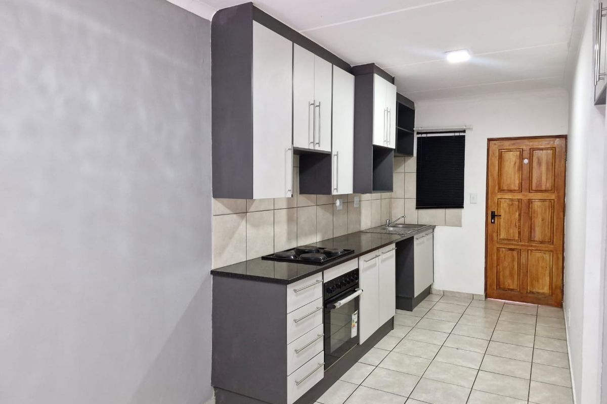 Neat & Spacious 2-Bedroom Ground-Floor Unit Now for Sale - Photo 3